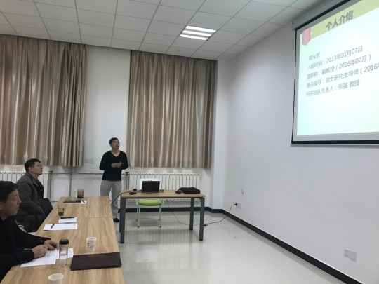 木瓜视频
组织新进教师进行首聘期满述职汇报