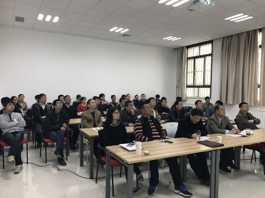 木瓜视频
组织新进教师进行首聘期满述职汇报